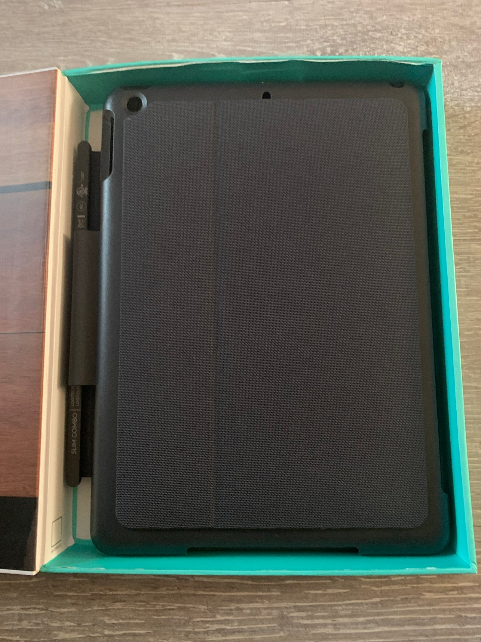 Logitech slim combo for ipad 5th and 6th generation