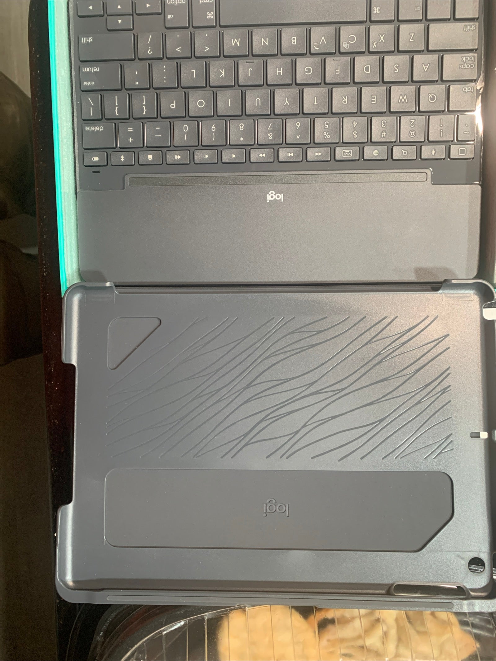 Logitech slim for ipad 5th generation