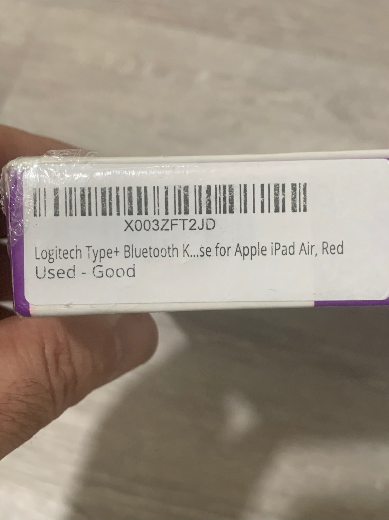 Logitech slim folio for ipad 5th and 6 th generation case with keyboard