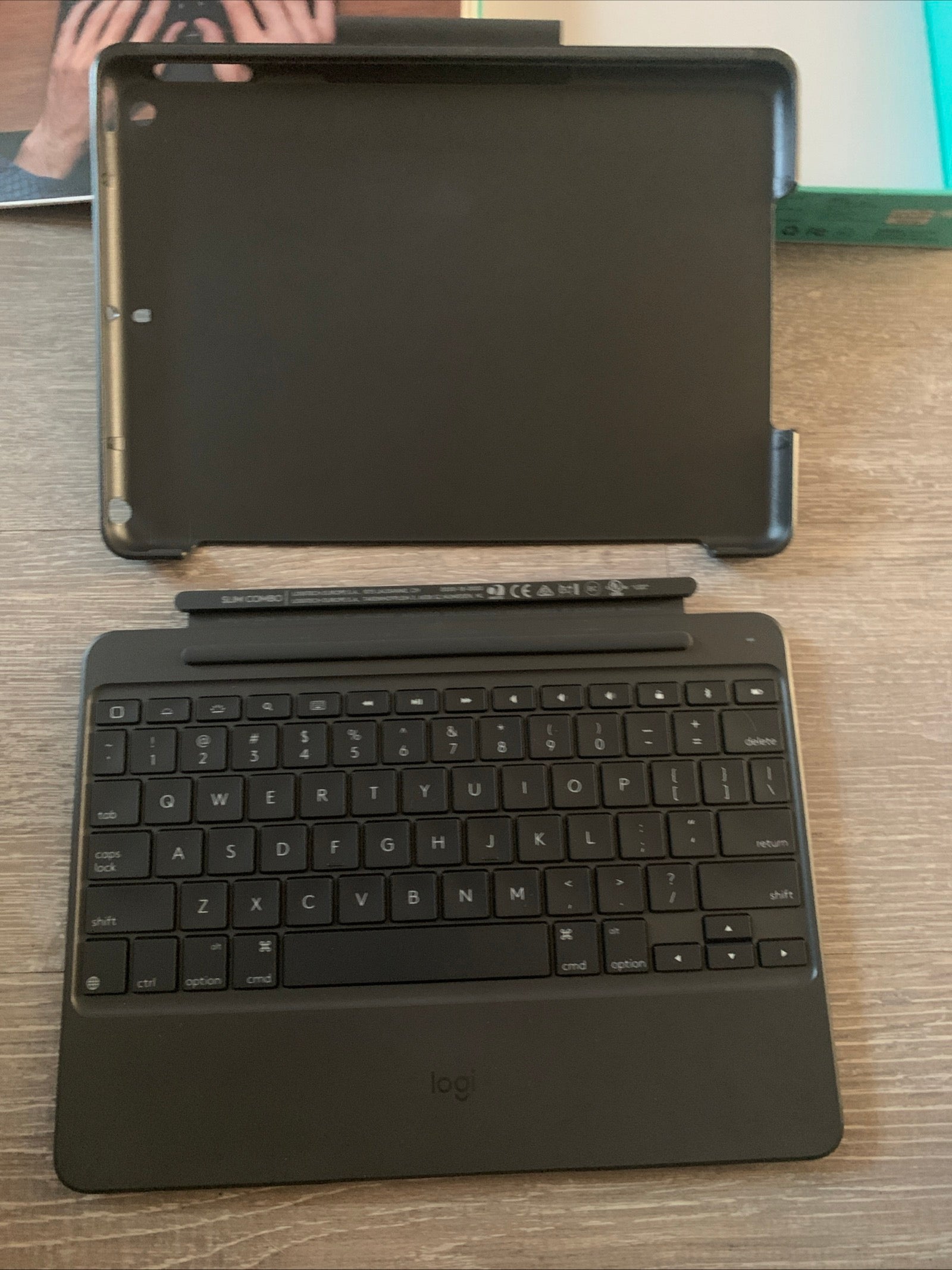 Logitech slim combo for ipad 5th and 6th generation