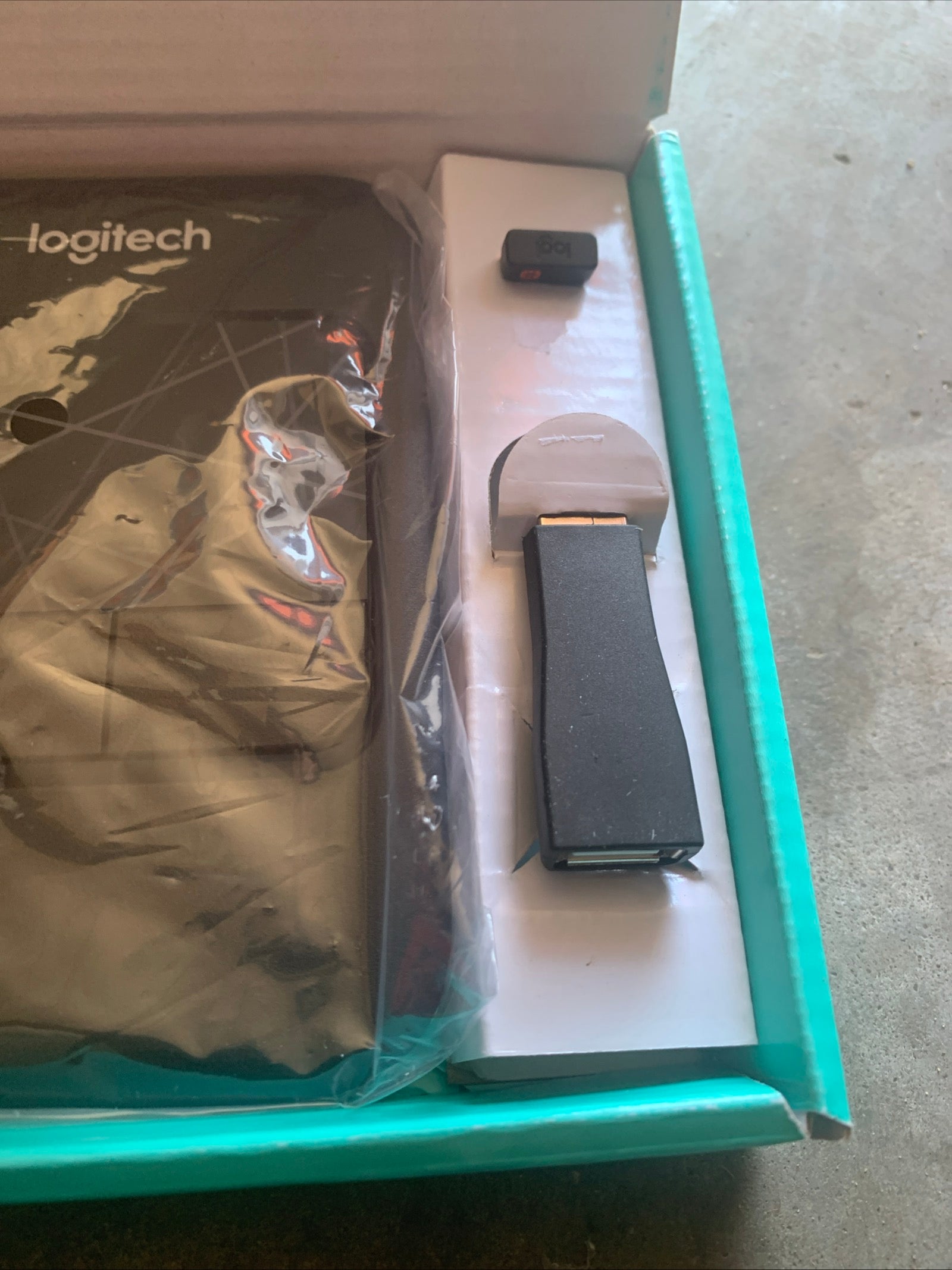 Logitech k400 witeless bluetooth keyboard